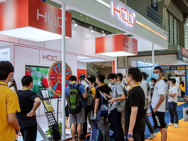 IECIE electronic cigarette exhibition, HQD leads the international trend!
